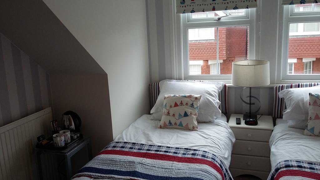 Cambridge House Guest House Eastbourne Cameră foto